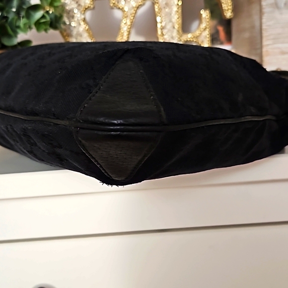 Gucci Guccissima Shoulder Bag; Price reflects wears, sales final, no return - Picture 10 of 16